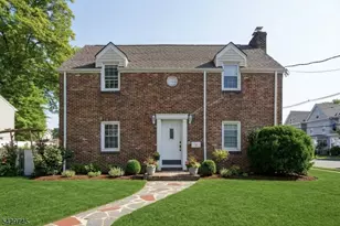 2 Lloyd Pl, Belleville, NJ 07109 - Photo 1