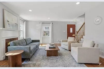 2 Lloyd Pl, Belleville, NJ 07109 - Photo 4