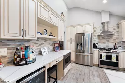68 Doris Way, Clark Township, NJ 07066 - Photo 14
