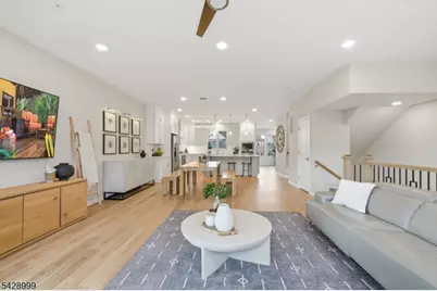 19 Dahlia Dr, Warren Township, NJ 07059 - Photo 10