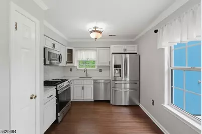 601 Lindsley Ct, Burlington Twp., NJ 08016 - Photo 8