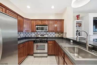 212 Riverwalk Way, Clifton, NJ 07014 - Photo 8