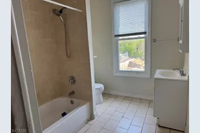 45 Ogden St, Newark, NJ 07104 - Photo 34