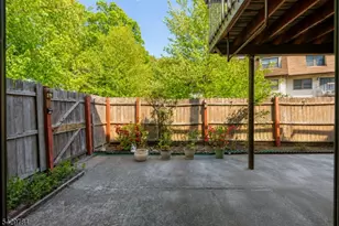 1401 N Oaks Blvd, North Brunswick Township, NJ 08902 - Photo 24