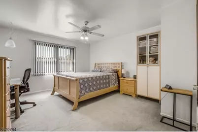 1401 N Oaks Blvd, North Brunswick Township, NJ 08902 - Photo 18