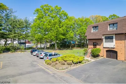 1401 N Oaks Blvd, North Brunswick Township, NJ 08902 - Photo 2