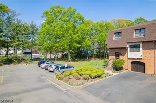 1401 N Oaks Blvd, North Brunswick Township, NJ 08902 - Photo 2