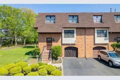 1401 N Oaks Blvd, North Brunswick Township, NJ 08902 - Photo 1