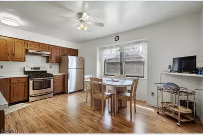 1401 N Oaks Blvd, North Brunswick Township, NJ 08902 - Photo 12