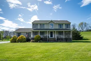9 Carriage Ln, Hardyston Township, NJ 07419 - Photo 2