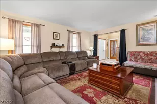 9 Carriage Ln, Hardyston Township, NJ 07419 - Photo 10