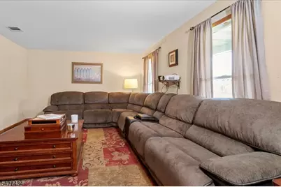 9 Carriage Ln, Hardyston Township, NJ 07419 - Photo 8
