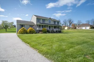 9 Carriage Ln, Hardyston Township, NJ 07419 - Photo 2