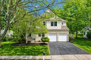 9 Cambridge Ct, Montgomery Township, NJ 08540 - Photo 2