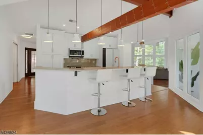 8 Meadowbrook Ter, Byram Township, NJ 07871 - Photo 10