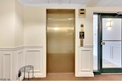 7 Prospect St Unit #303, Morristown, NJ 07960 - Photo 4