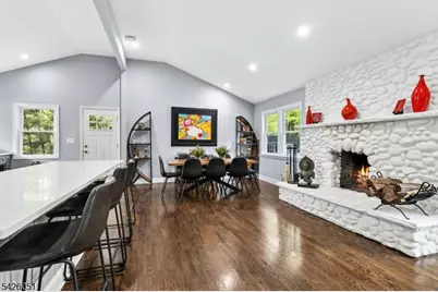 15 Roosevelt Ave, Berkeley Heights Township, NJ 07922 - Photo 6