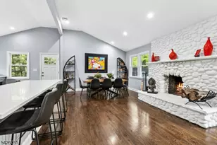 15 Roosevelt Ave, Berkeley Heights Township, NJ 07922 - Photo 6