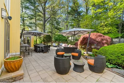 37 Hemlock Rd, Livingston, NJ 07039 - Photo 44
