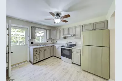65 S Reading St, Manville, NJ 08835 - Photo 8