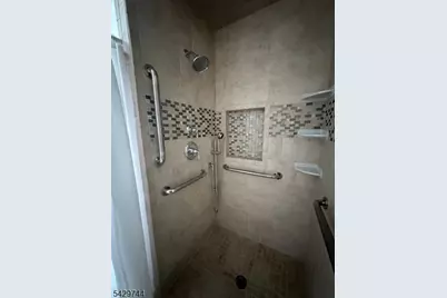 1075 Thomas St, Hillside, NJ 07205 - Photo 8
