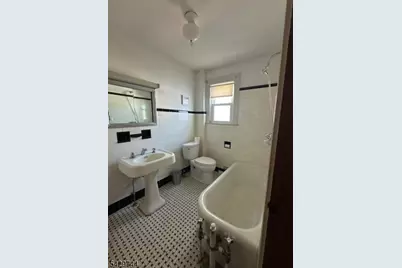 1075 Thomas St, Hillside, NJ 07205 - Photo 12