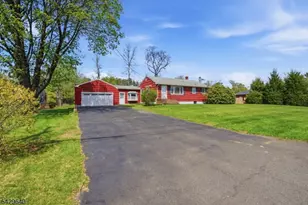 49 Heather Hills Dr, Jefferson Township, NJ 07438 - Photo 2