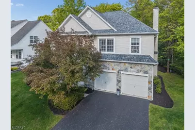 124 York Dr, Montgomery Township, NJ 08540 - Photo 2