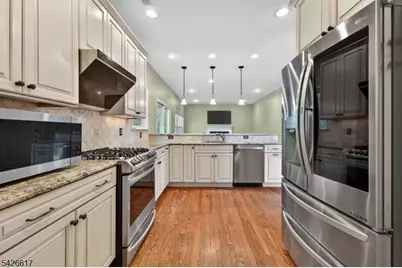 124 York Dr, Montgomery Township, NJ 08540 - Photo 4