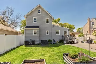 613 Maplewood Ave, Roselle Park, NJ 07204 - Photo 32