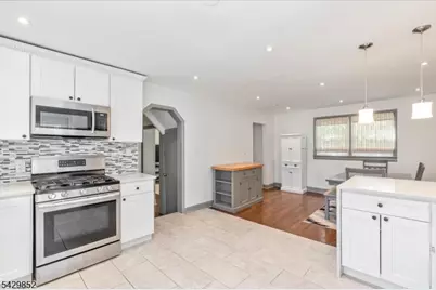 613 Maplewood Ave, Roselle Park, NJ 07204 - Photo 10