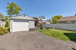 613 Maplewood Ave, Roselle Park, NJ 07204 - Photo 28