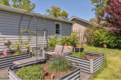 613 Maplewood Ave, Roselle Park, NJ 07204 - Photo 30