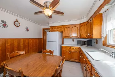 1045 Preakness Ave, Wayne, NJ 07470 - Photo 2