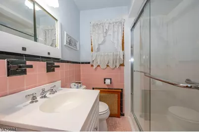 1045 Preakness Ave, Wayne, NJ 07470 - Photo 8