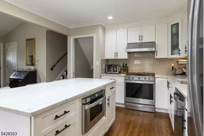 33 Marudy Dr, Clinton, NJ 08809 - Photo 10