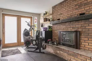 33 Marudy Dr, Clinton, NJ 08809 - Photo 14
