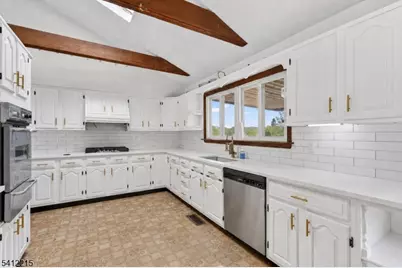 1 Mountain View Ct, Clinton Township, NJ 08833 - Photo 2