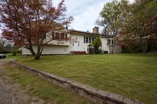 1 Mountain View Ct, Clinton Township, NJ 08833 - Photo 4