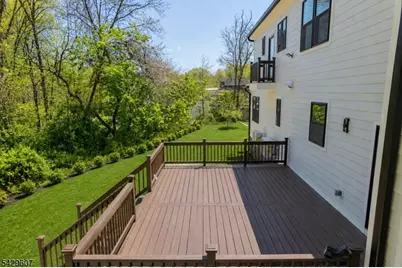 21 Kuntz Ave, Berkeley Heights Township, NJ 07922 - Photo 4