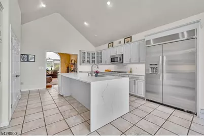 17 Elmwood Dr, Warren Township, NJ 07059 - Photo 14