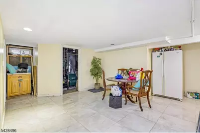 335 19th Ave, Paterson, NJ 07504 - Photo 18
