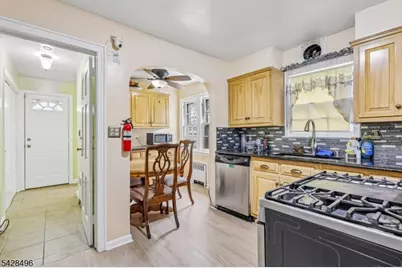 335 19th Ave, Paterson, NJ 07504 - Photo 8