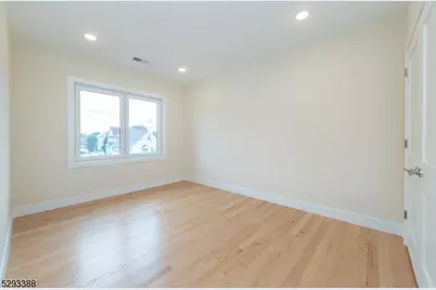 33 Van Dyke St, Wallington, NJ 07057 - Photo 10