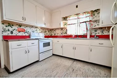 5 Gwyneth Rd, West Milford, NJ 07480 - Photo 2