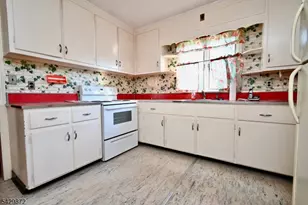5 Gwyneth Rd, West Milford, NJ 07480 - Photo 2
