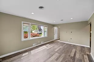 49 Louis Ave, Middlesex, NJ 08846 - Photo 4