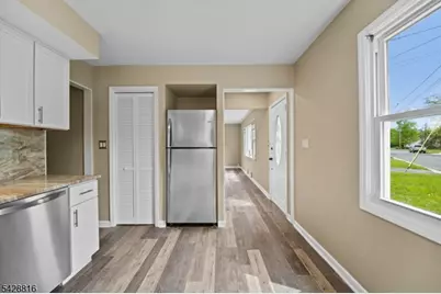 49 Louis Ave, Middlesex, NJ 08846 - Photo 6