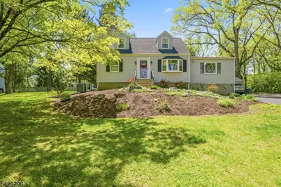 37 Hussa Pl, Denville, NJ 07834 - Photo 2