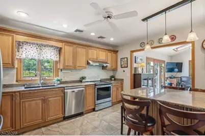 37 Hussa Pl, Denville, NJ 07834 - Photo 10